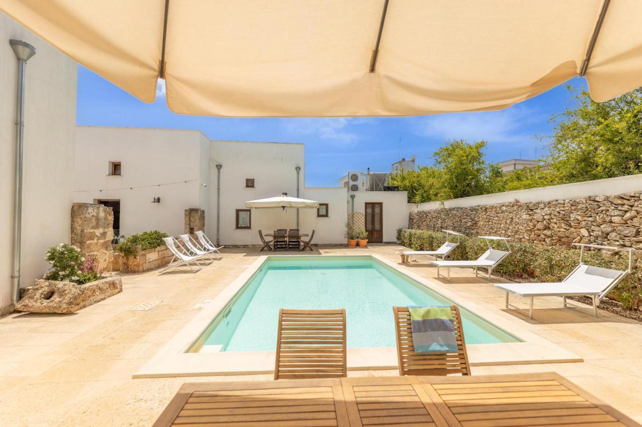 Villa Courtyard With Pool Racale Exterior foto