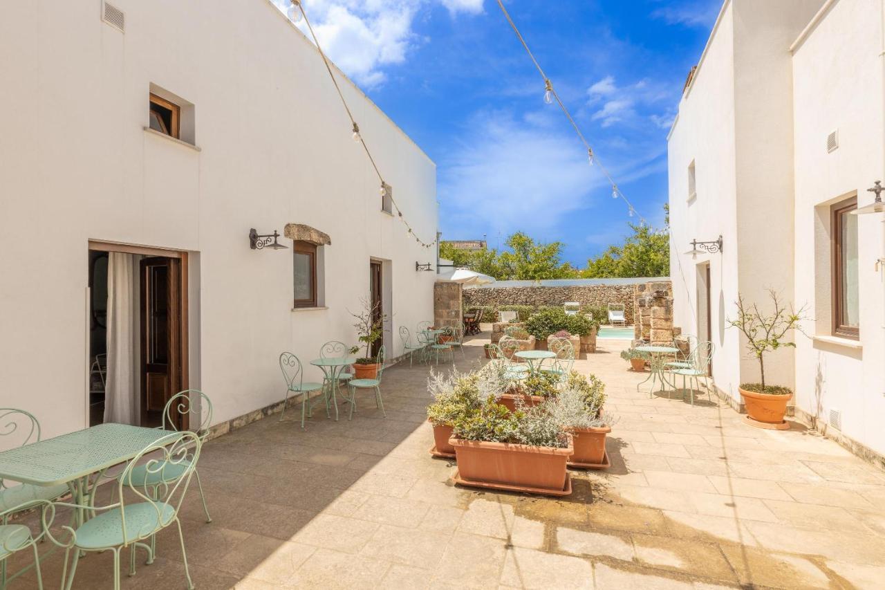 Villa Courtyard With Pool Racale Exterior foto